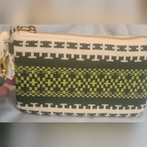 Holiday Theme Zip Wallet! NWT. - Picture 8 of 11